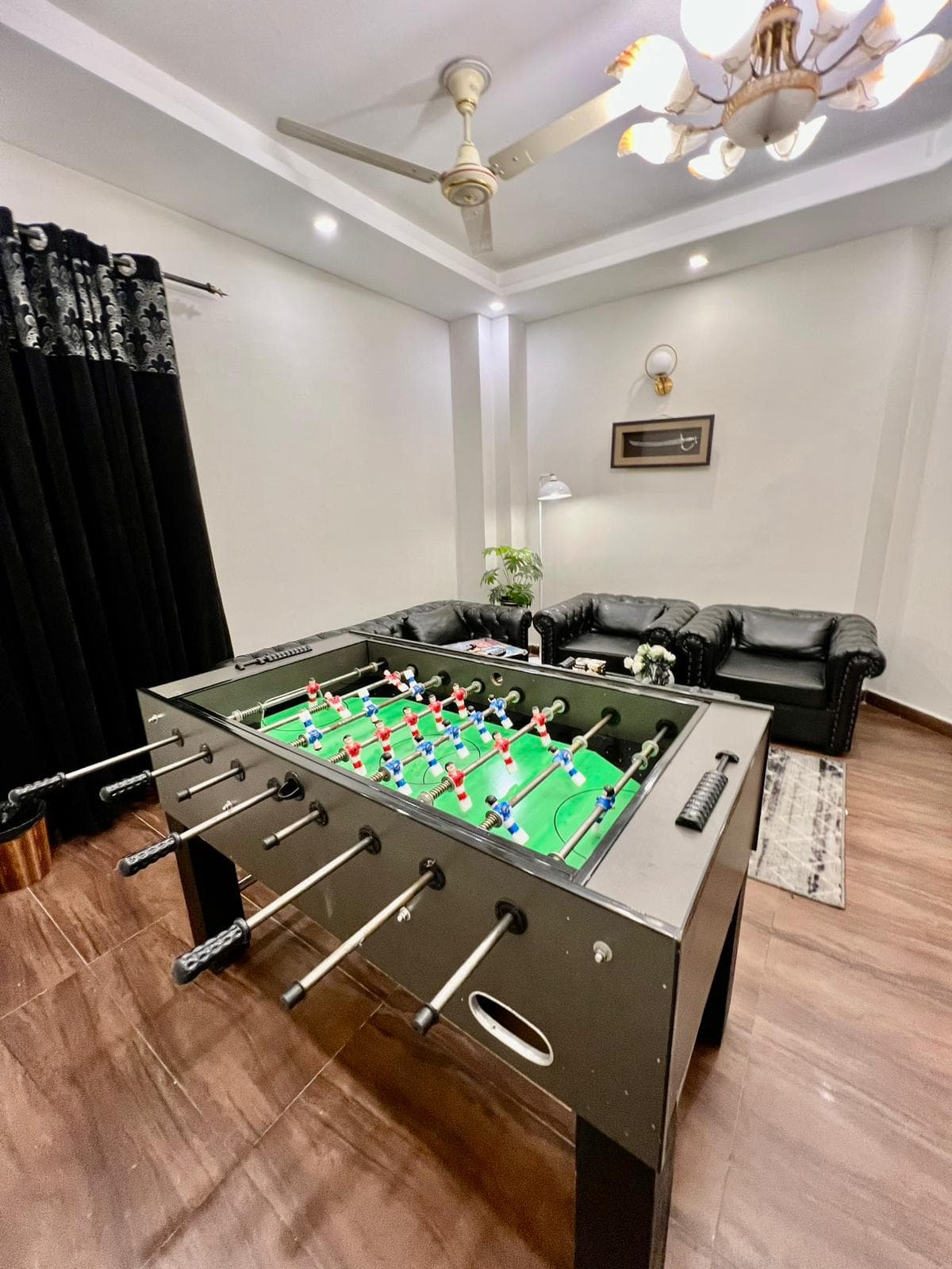 Suite 007
